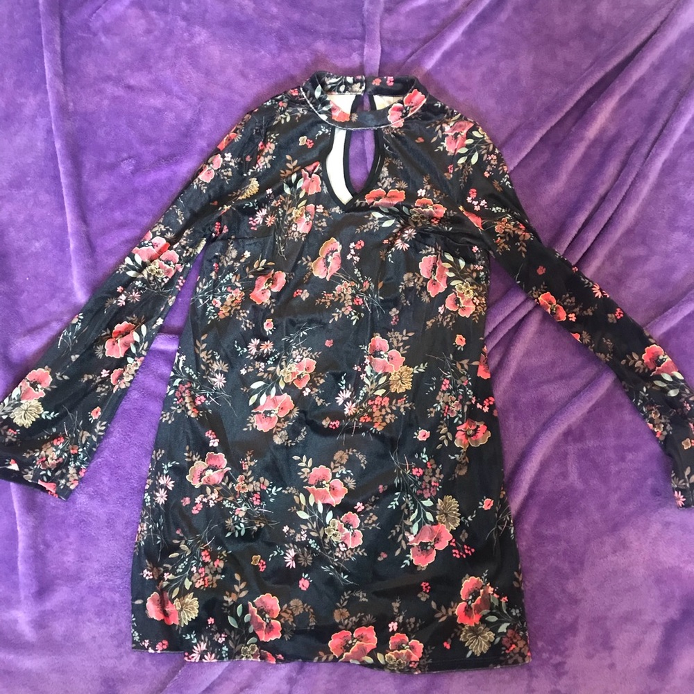 Velvet keyhole floral dress